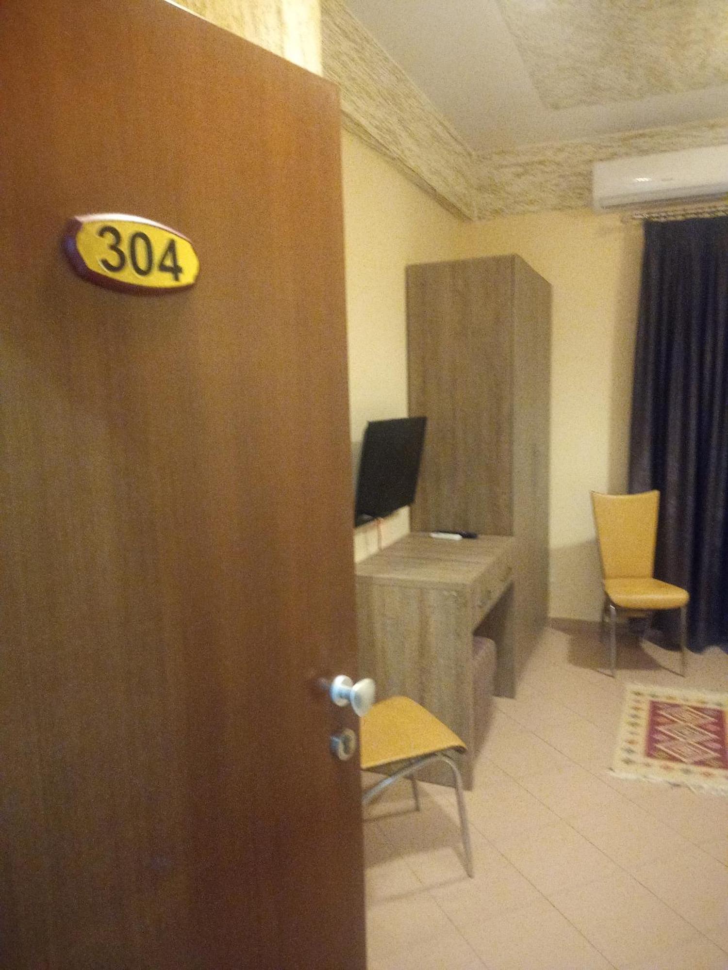 Prince Hotel Fier Hotel 3*