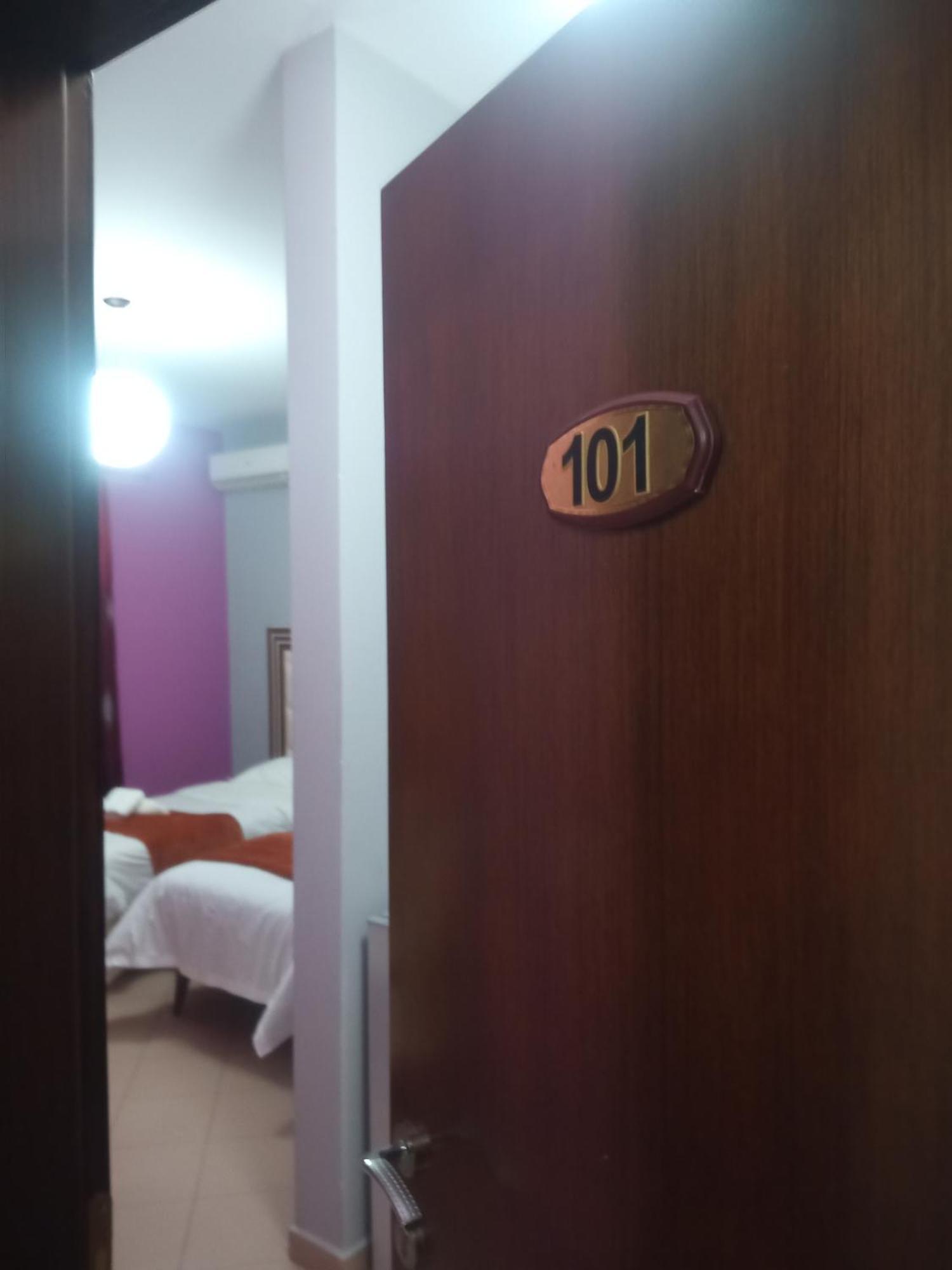 Prince Hotel Fier Hotel 3*