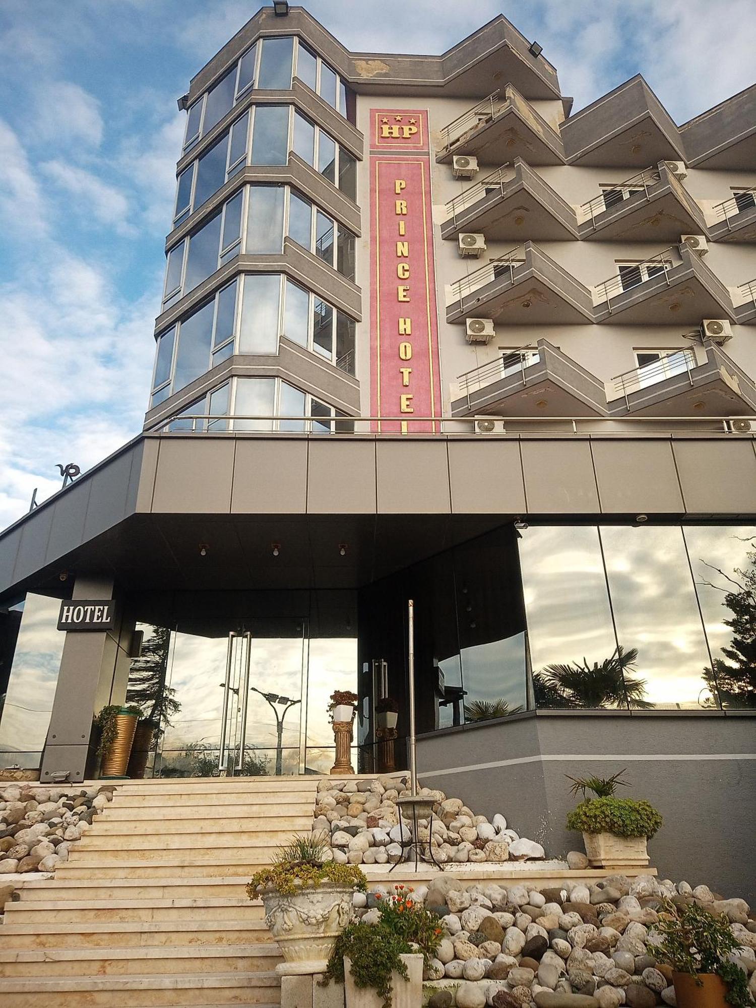 Prince Hotel Fier 3*