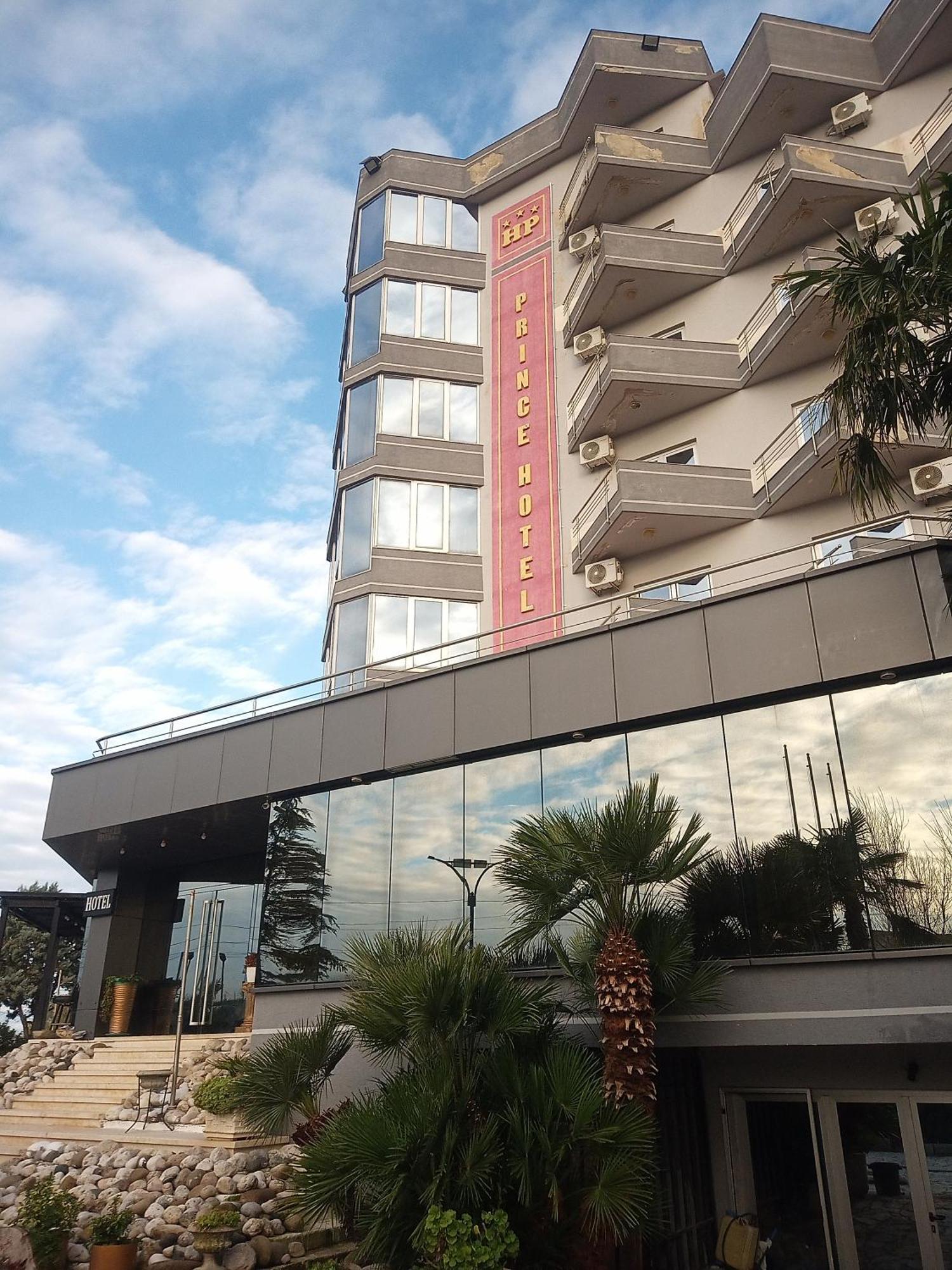Prince Hotel Fier Hotel