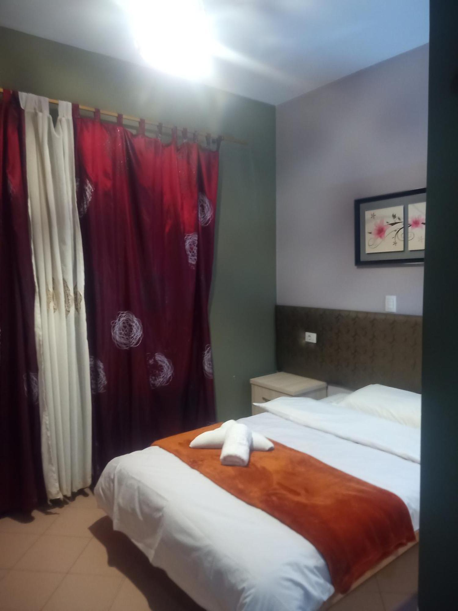 Prince Hotel Fier 3*